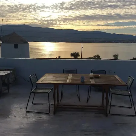 Windmill Hotel *